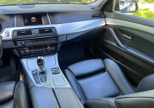 BMW Seria 5 cena 53700 przebieg: 230000, rok produkcji 2015 z Łeba małe 277